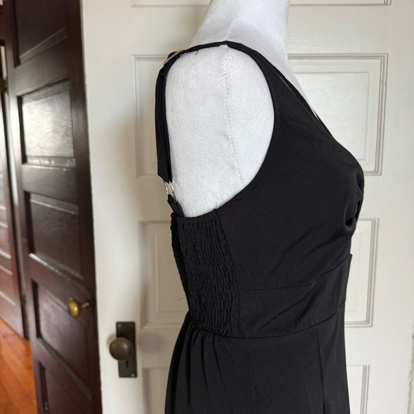 Chic Black Sleeveless Wide-Leg Jumpsuit – Size M - Picture 6 of 9